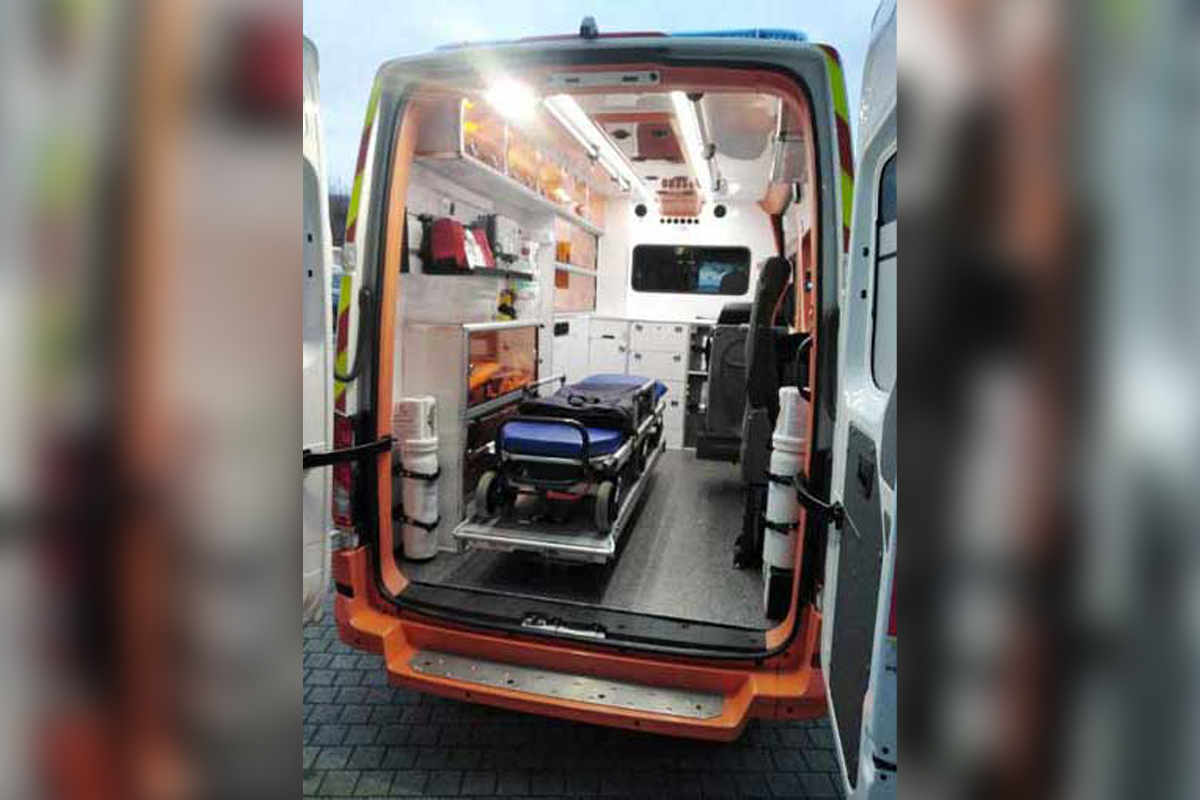 ambulance-arc-en-ciel5.a